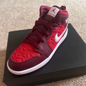 Jordan 1 mid